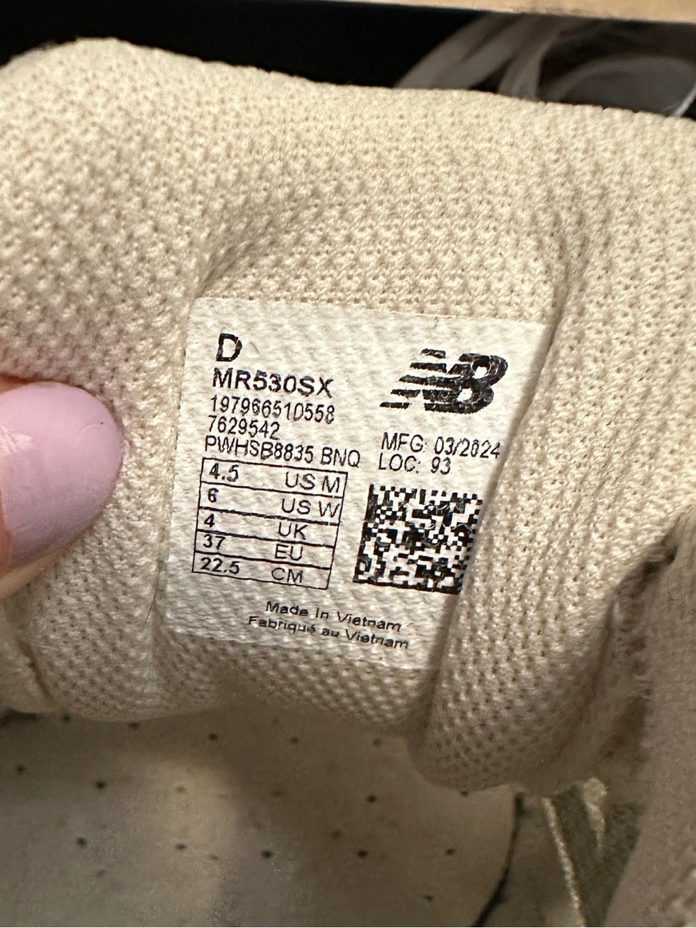 New Balance 530 White and Green Sneakers - Picture 7 of 7